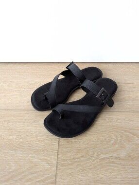 Aerosoles Black Toe Ring Memory Foam Sandals - Women's 7